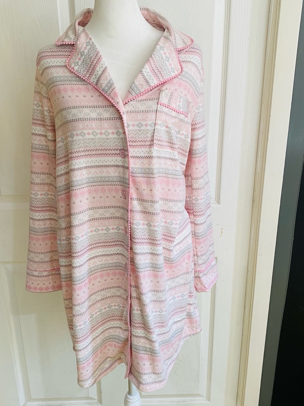 Lacey Chabert nightshirt size s